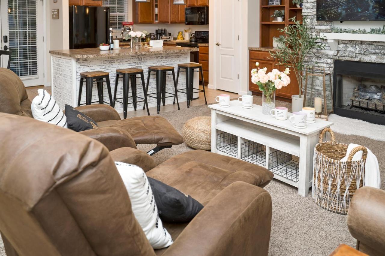 Luxe Quiet Townhouse W/Parking/Pool/By Dollywood Villa Pigeon Forge Bagian luar foto